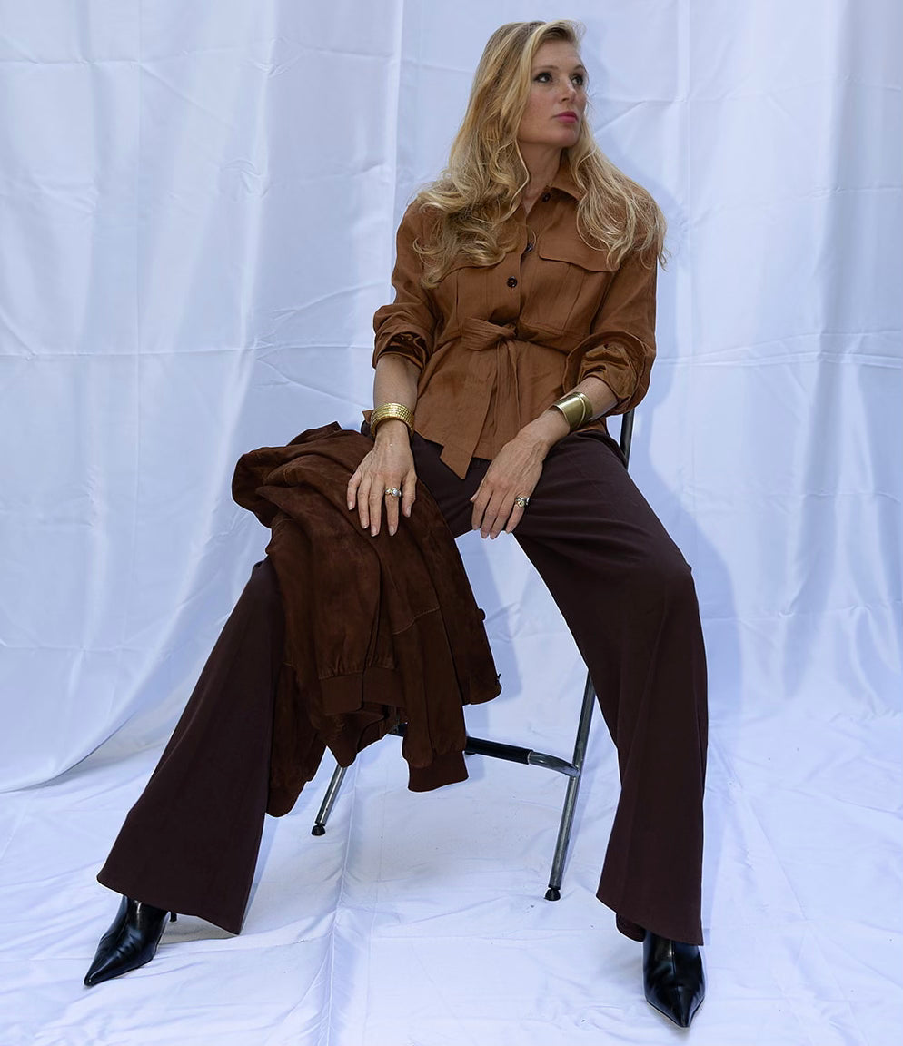 Rust brown belted shirt by Claudia Sträter.