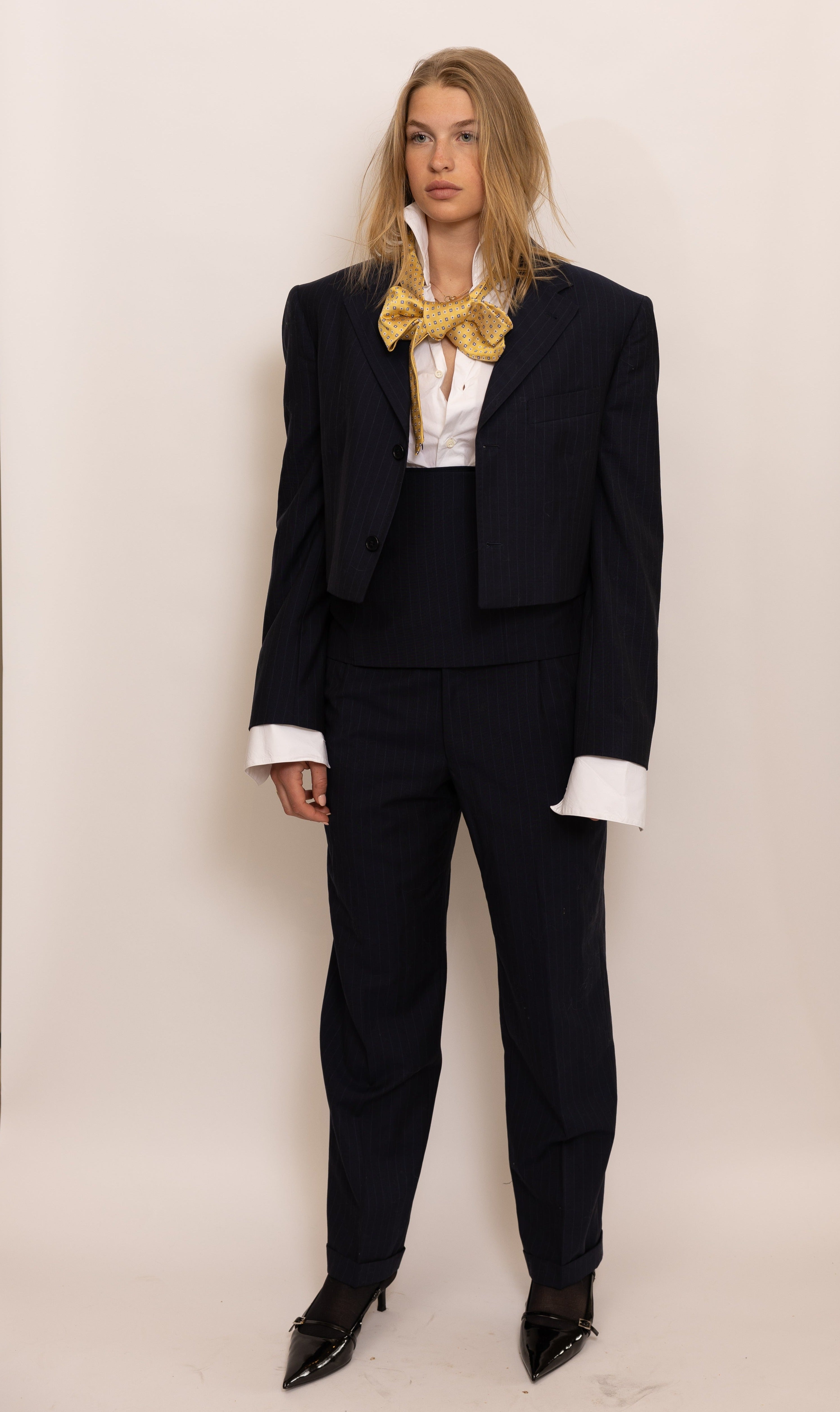 Yellow tie.