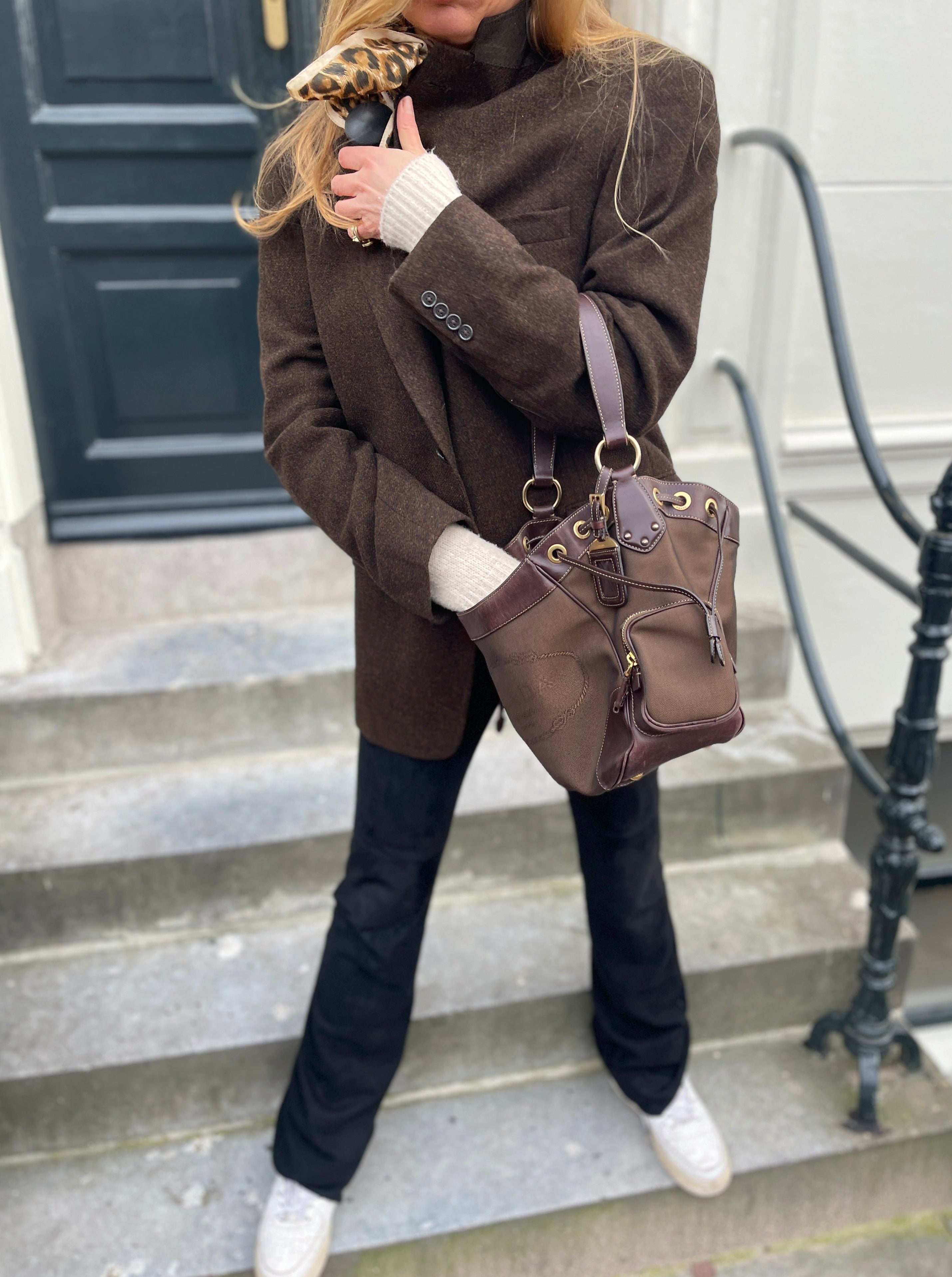 Brown Prada bag DAL 1813.