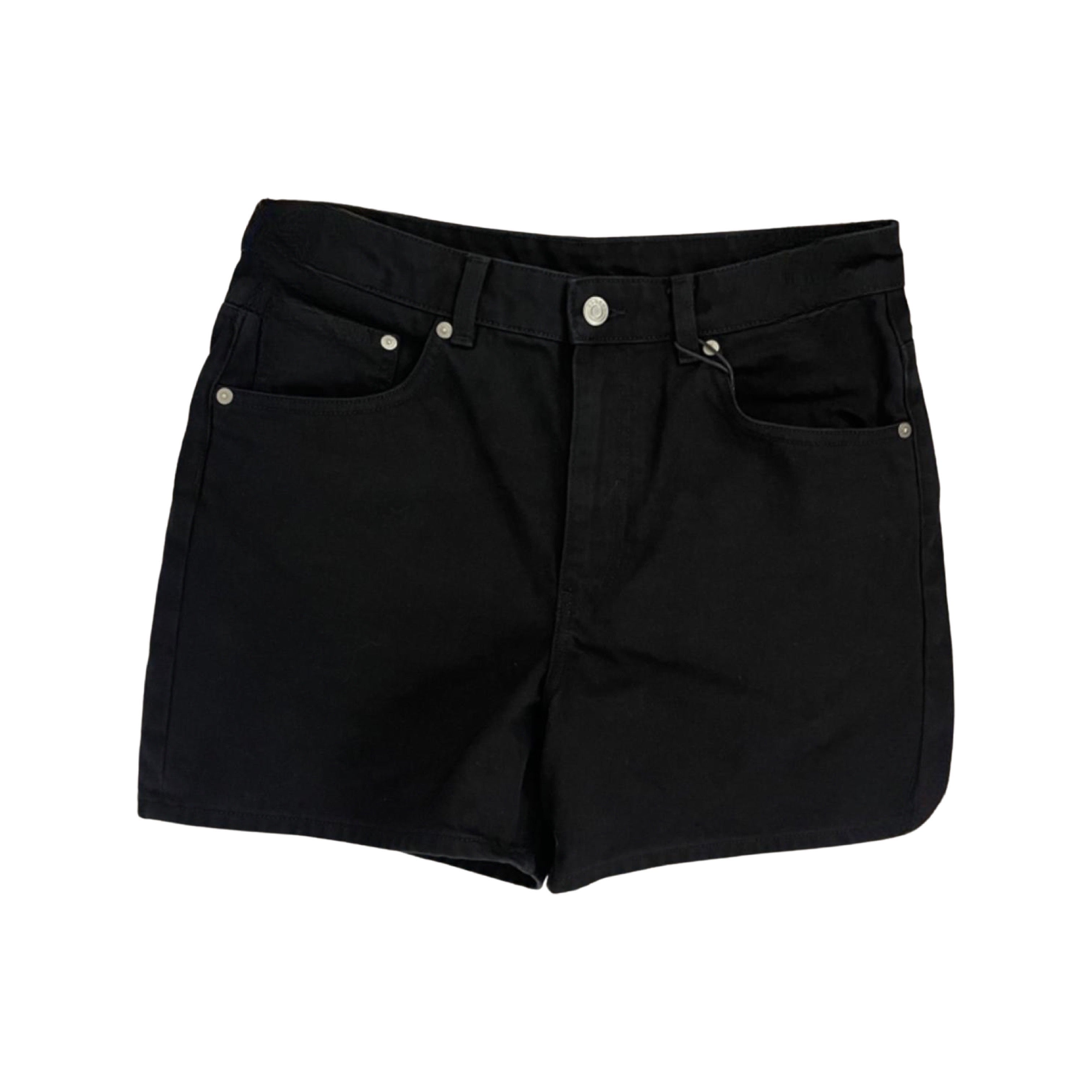 Black denim short.