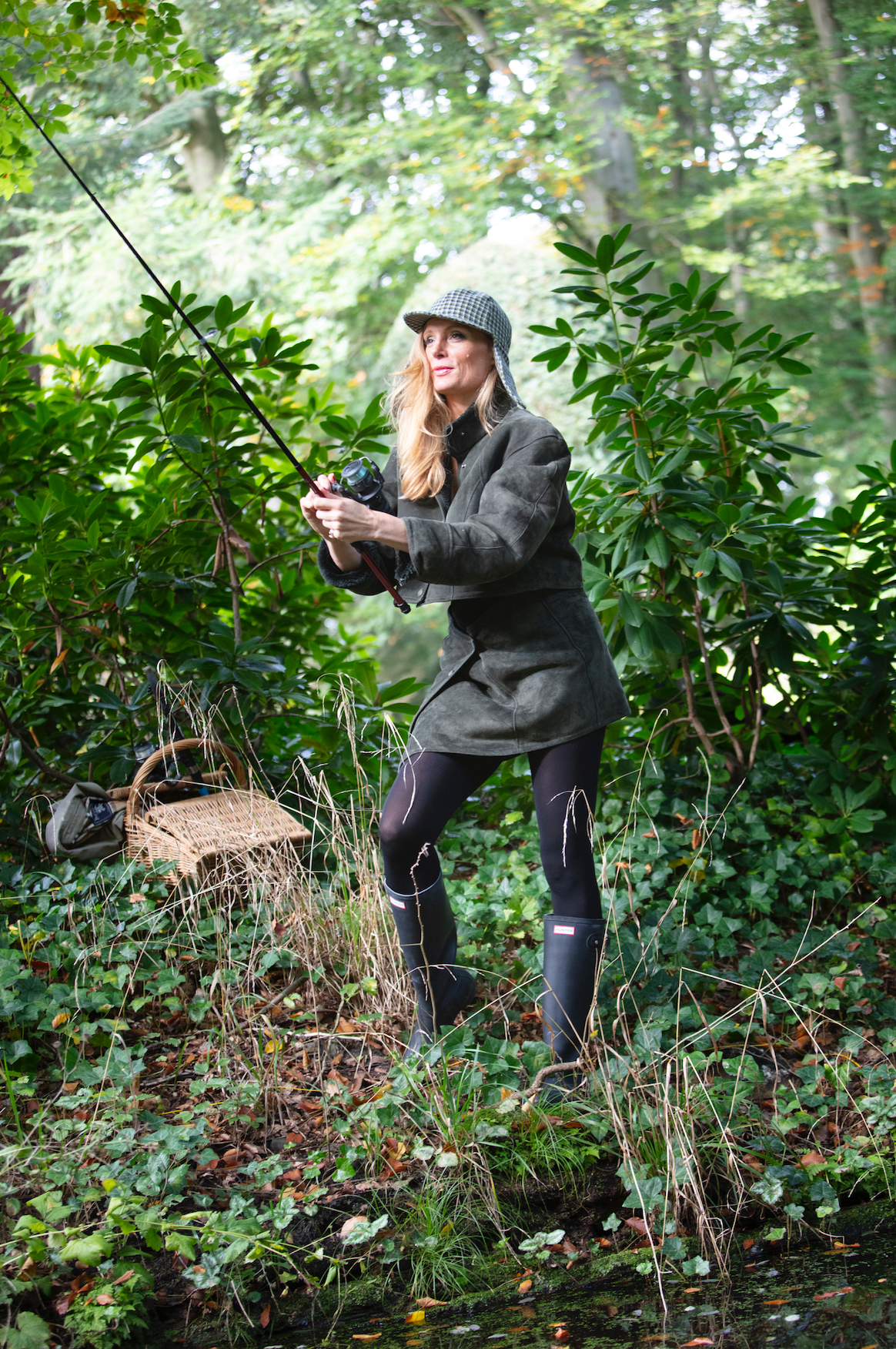 Cropped pine green lammy jacket.