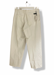 White pleated pants.