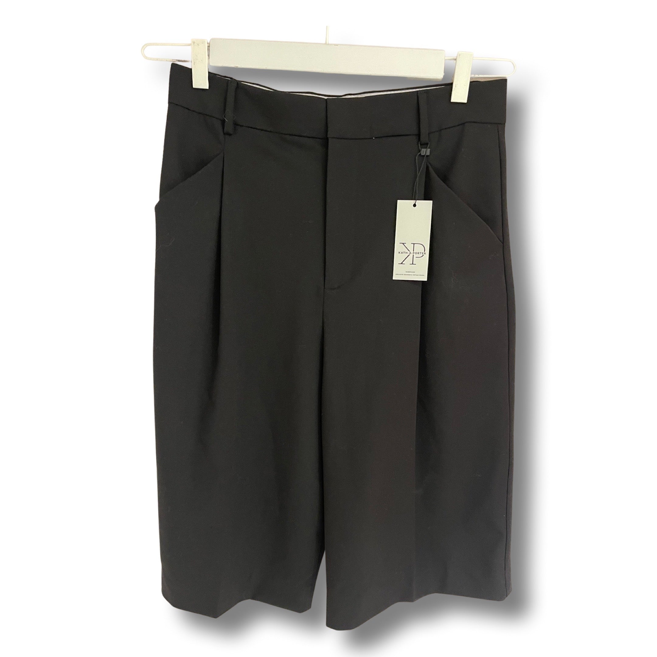 Black Culotte.