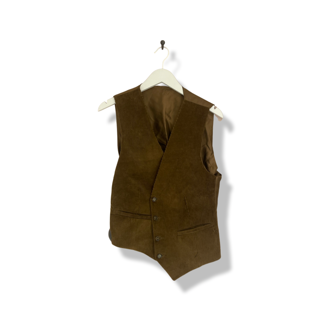 Asymetric men's gilet.